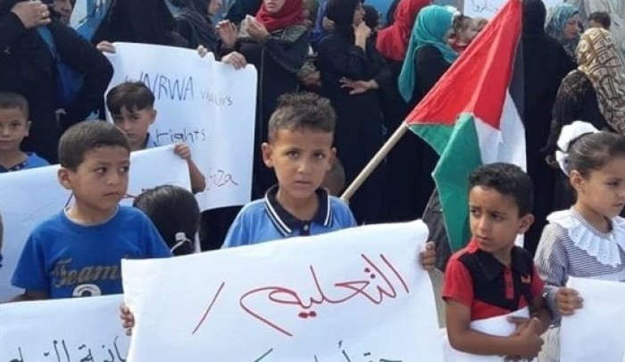 "الأونروا" تُواصل منع تسجيل طلبة من غزة في مدارسها