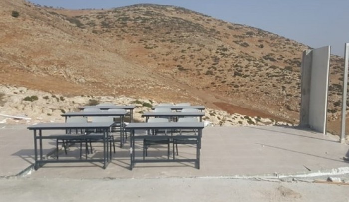 الاحتلال يُصادر مدرسة في الضفة المحتلة ويحتجز طاقمها التدريسي