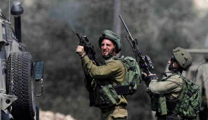 قوات الاحتلال تُطلق النار على فلسطينيّة بزعم محاولة طعن
