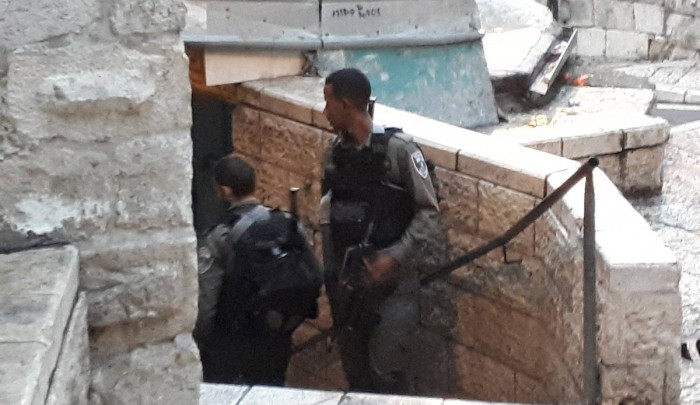 إغلاق قوات الاحتلال لأبواب البلدة القديمة في القدس المحتلة في أعقاب عملية الطعن
