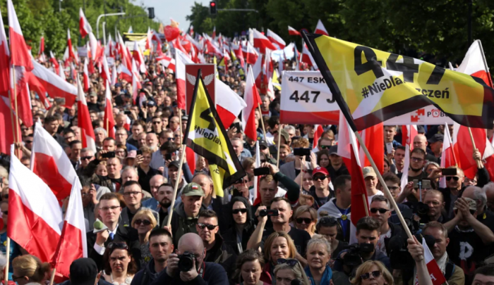 متظاهرون بولنديون ضد أي قرار بخصوص إعادة "ممتلكات يهودية" / انترنت 