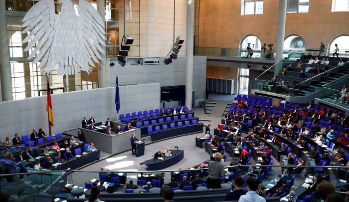 اتحاد الجاليات الفلسطينية في أوروبا يوجه رسالة إلى البرلمان الألماني حول تجريم BDS 