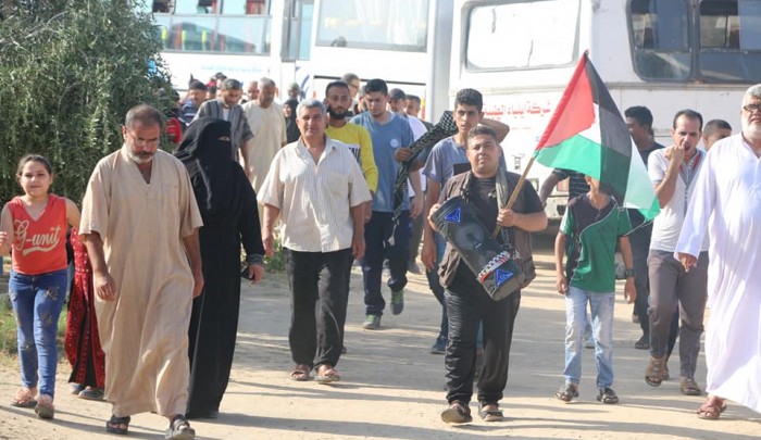 عشرات الإصابات شرقي غزة والجمعة القادمة "فليسقط مؤتمر البحرين"