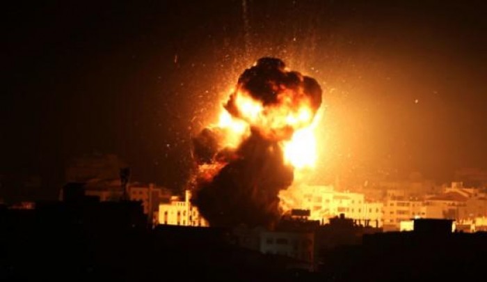 طيران الاحتلال يستهدف مناطق في قطاع غزة وتوغّل شرقي رفح
