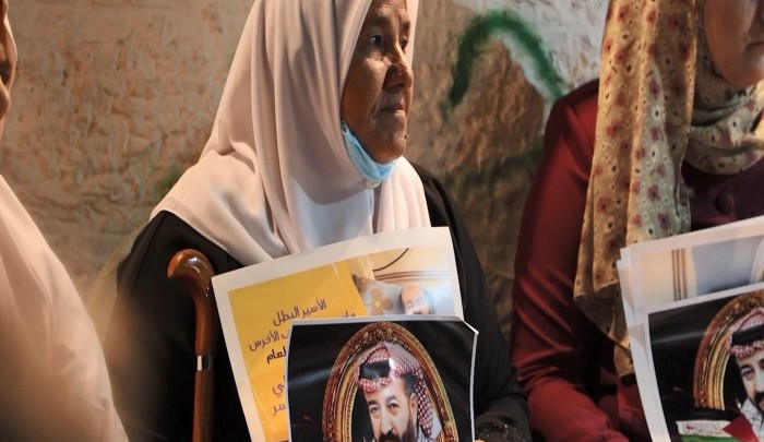 والدة الأسير ماهر الأخرس / بوابة اللاجئين الفلسطينيين