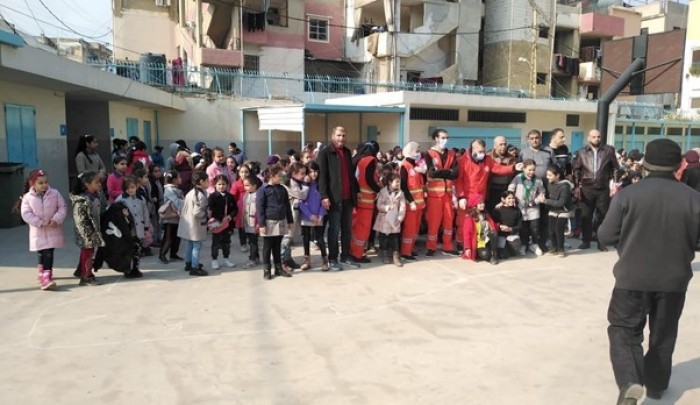 من مناورات " الهلال الأحمر" في مدرسة صفد بمخيم البداوي