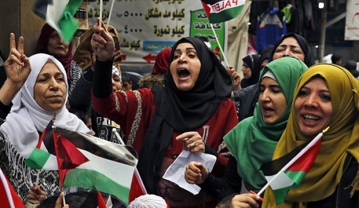 نساء فلسطينيات في المخيّمات الفلسطينية في لبنان - صورة تعبيرية