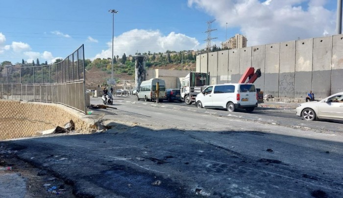 الحاجز العسكري للاحتلال قرب مخيم شعفاط بالقدس