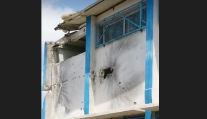 مدرسة تعرضت لأضرار في مخيم عين الحلوة