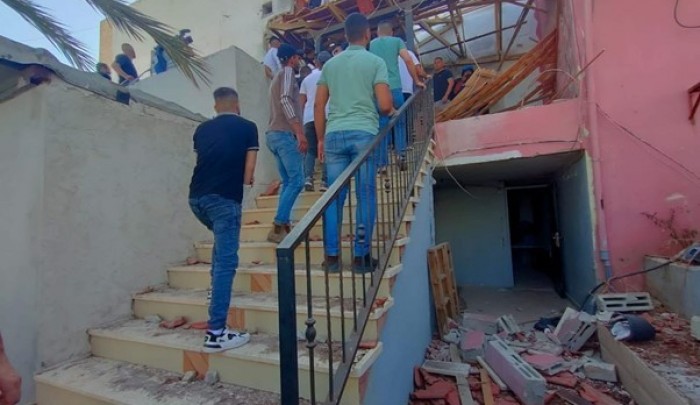 آثار الدمار في أحد المنازل التي حاصرها الاحتلال صباح اليوم في طوباس