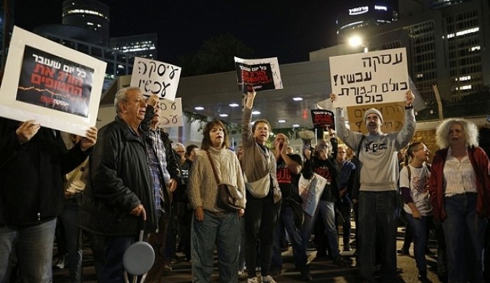 ذوو أسرى "إسرائيليين" في غزة يتظاهرون ضد حكومة كيانهم في تل أبيب