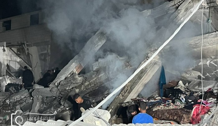 استهداف منزل لعائلة بريص بمخيم خانيونس أدى إلى ارتقاء 10 شهداء