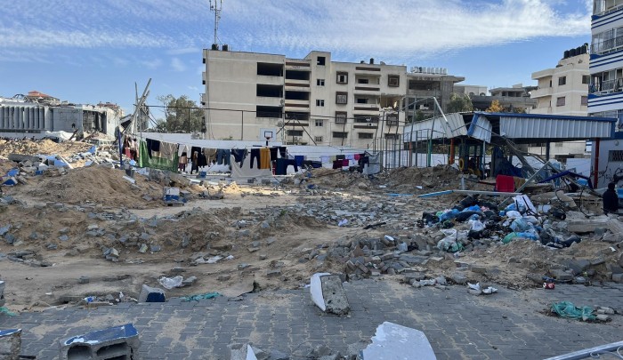هكذا هي مراكز النزوح التي يعيش فيها النازحون بمدينة غزة وشمالي القطاع