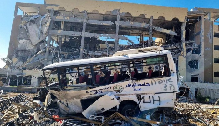 جانب من الدمار الذي حل في جامعة الأزهر بمدينة غزة، بفعل قصف الاحتلال