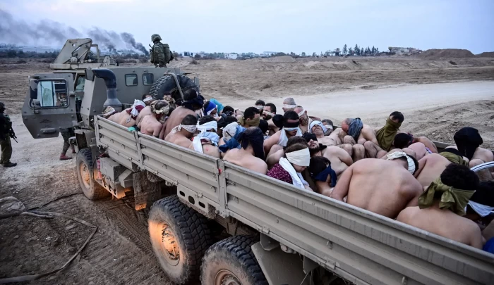 أرشيفية - اعتقال مدنيين فلسطينيين من قطاع غزة العام الماضي