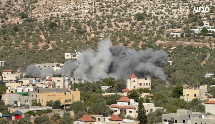 لحظة تفجير الاحتلال لمنزل الشهيد محمد نزال في قباطية جنوب جنين
