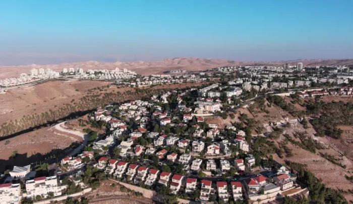 مستوطنة معاليه أدوميم في الضفة الغربية (رويترز)