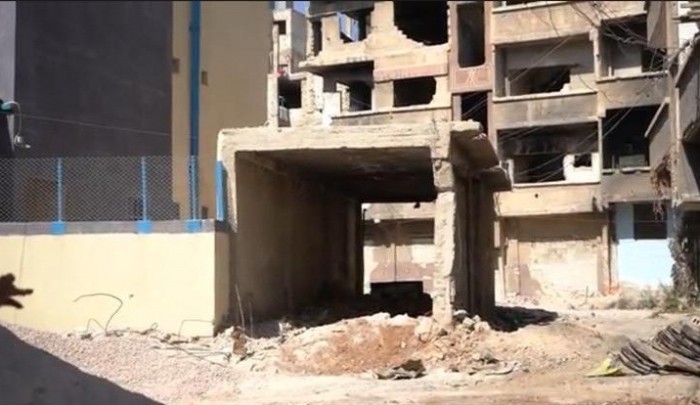ما تبقّى من غرفة محوّل الكهرباء في حيّ المغاربة داخل مخيم اليرموك