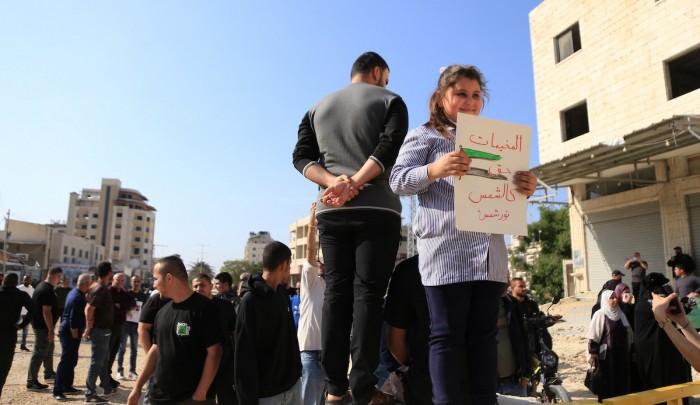 طفلة نازحة من مخيم نور شمس شمالي الضفة الغربية