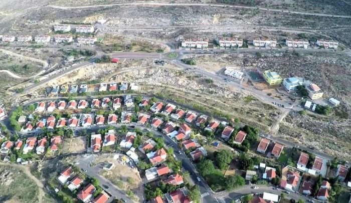 مستوطنة "أفني حيفتس" المقامة على أراضي خربة الحفاصي الفلسطينية قرب طولكرم شمالي الضفة الغربية