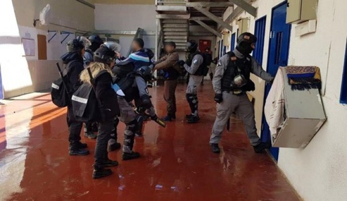 سجون الاحتلال - تعبيرية