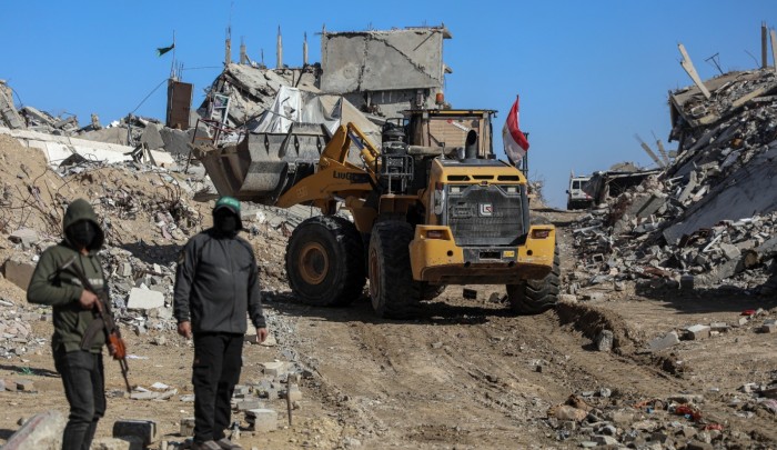 القسام والصليب الأحمر يواصلان البحث عن جثث أسرى "إسرائيليين" قرب جباليا