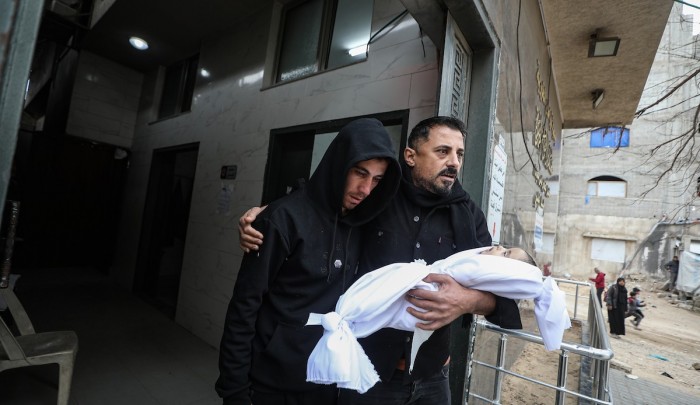 وفاة الرضيع علي أبو زور جراء البرد في غزة