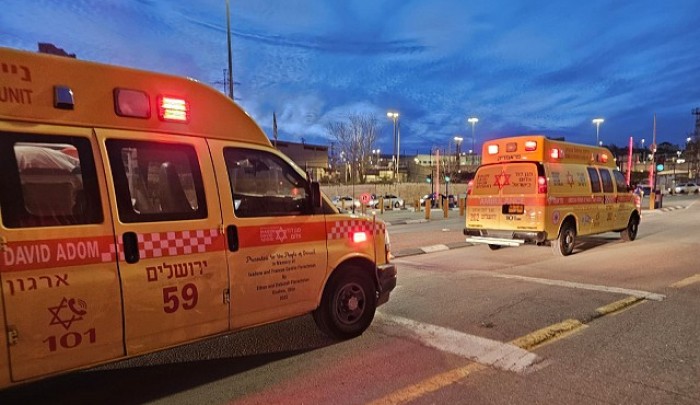 أثناء نقل الضحيتين عبر "نجمة داوود الحمراء"