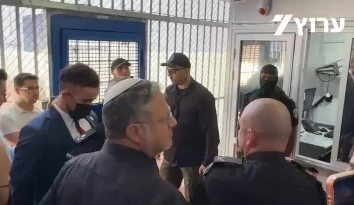 خلال اقتحام بن غفير لسجن عوفر