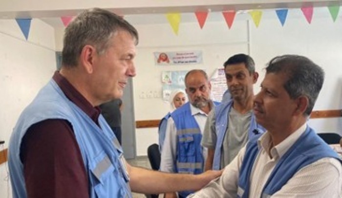 لازاريني يودع ملاءه.jpg