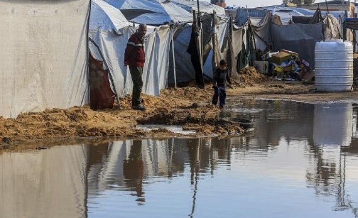 كارثة إنسانية يعيشها آلاف المازحين في قطاع غزة مع قدوم فصل الشتاء