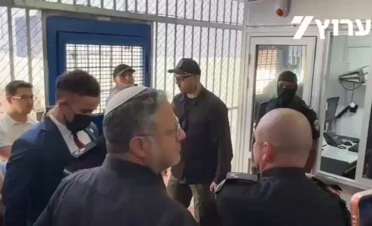 خلال اقتحام بن غفير لسجن عوفر