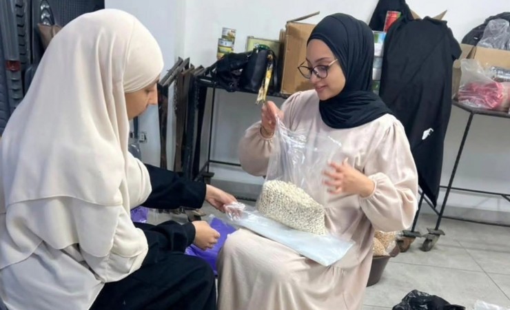 من المبادرات الإغاثية للنازحين في مخيم البداوي