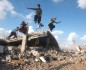 ممارسة رياضة الباركور على أنقاض المنازل المدمرة في غزة