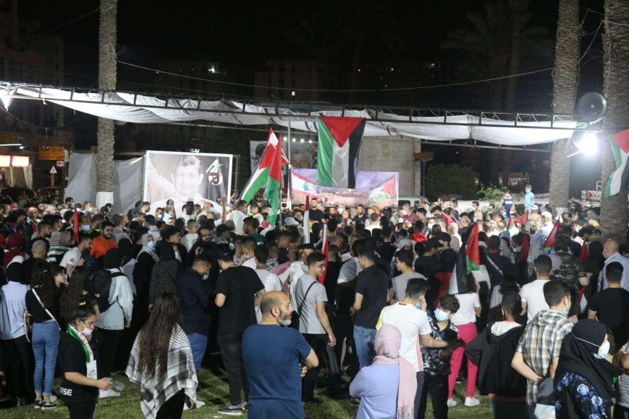 مظاهرة في ساحة الشهداء.jpg