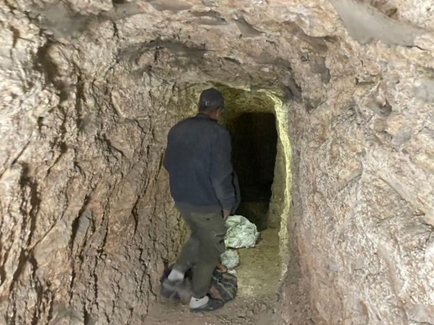 نفق في مخيم اليرموك 2.jpg