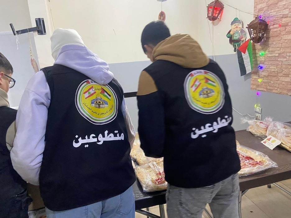 مبادرة رمضانية في مخيم الجليل.jpg